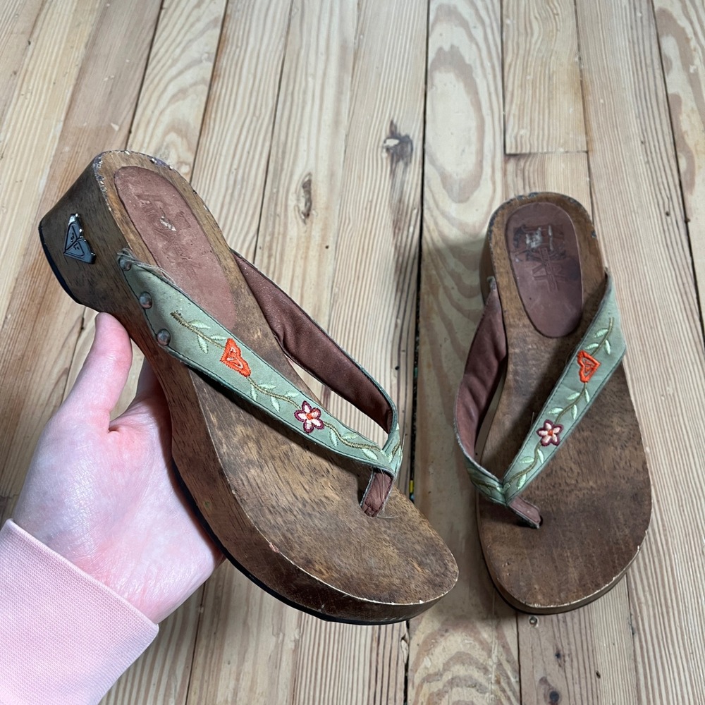 Roxy Genie Platform Wedge Sandals Womens 9 Brown Sage Green Embroidered Wood Y2K